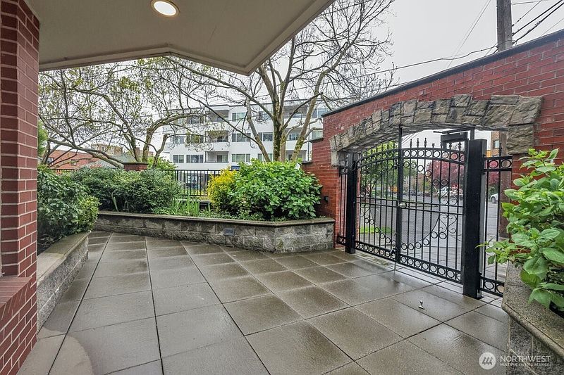 3rd image of 530 4th Avenue W #410