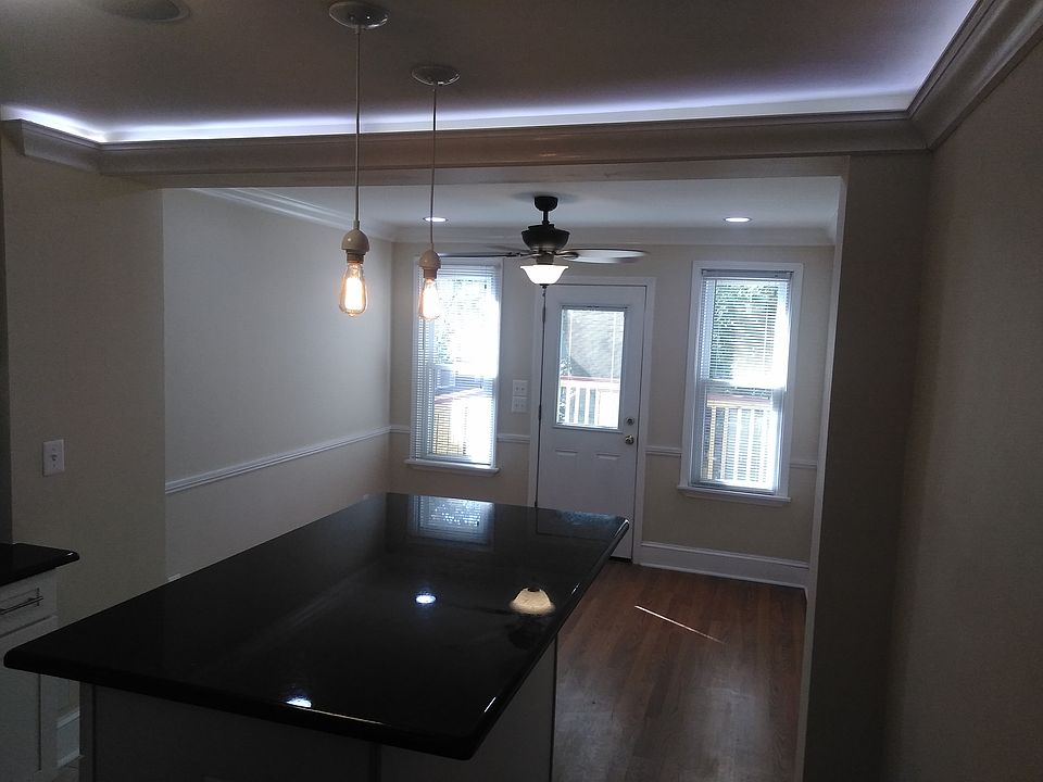 40"x64" Granite Island