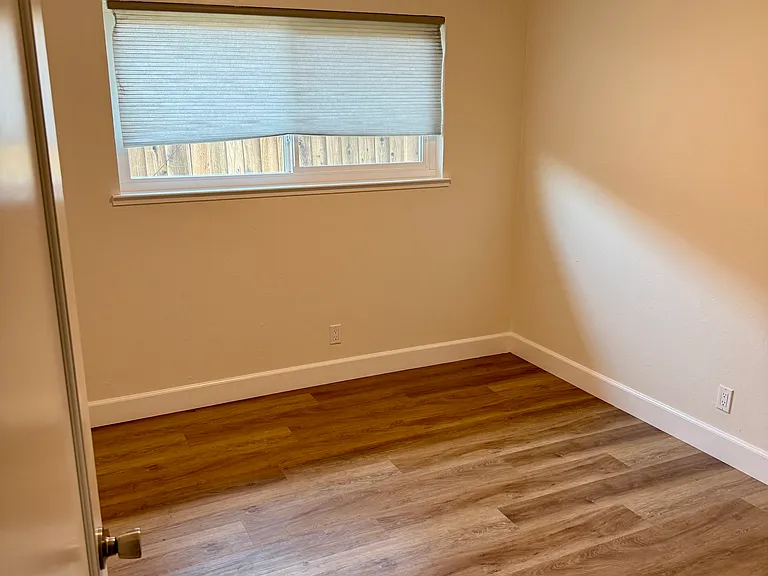 698 Chemeketa Dr — Photo 11