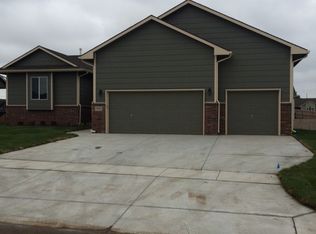 2512 S Fieldcrest St, Wichita, KS 67215