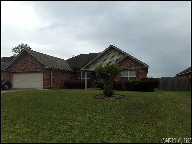 3 bed, 2.0 bath, 2074 sqft, $2,000 — Photo 2
