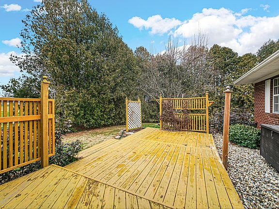 4th image of 10267 Quince Rd