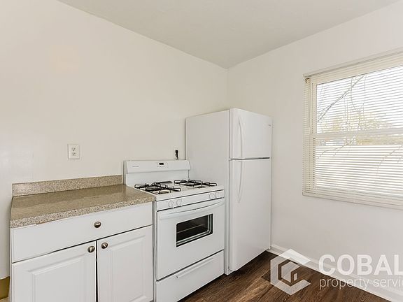 3rd image of 1982 Rockledge Rd NE APT 2