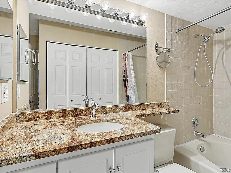 8335 Fairmount Dr — Photo 13
