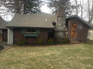 124 E Shore Trl, Sparta, NJ 07871