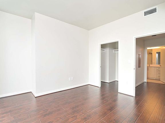 4th image of 38 N Almaden Blvd Unit 906