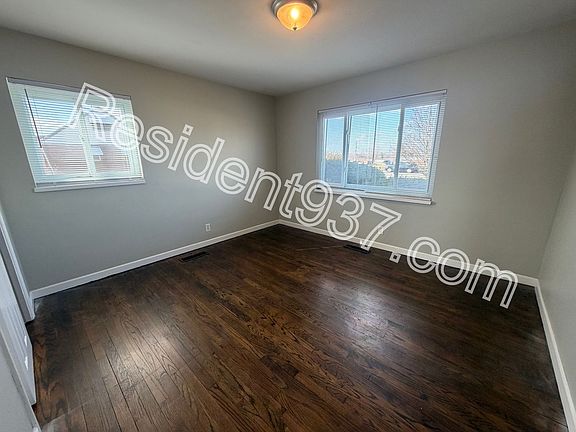 4th image of 1750 E Dorothy Ln