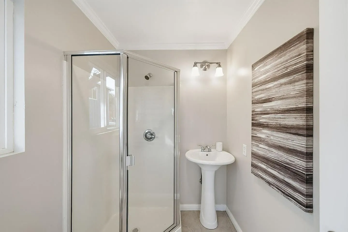 5 bed, 1760 sqft, $12,000 — Photo 3