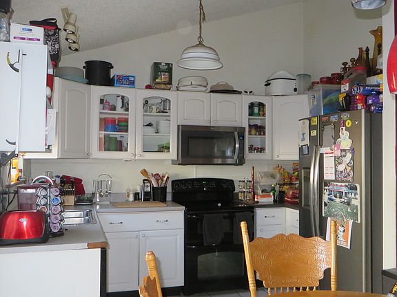 Open Kitchen/Breakfast Nook