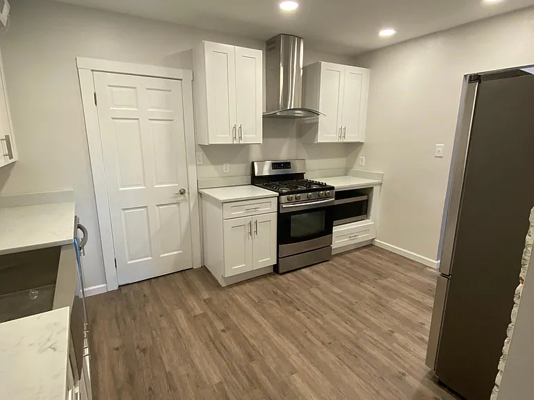 428 William St #1 — Photo 2