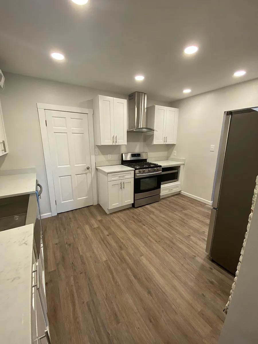 Building Photo - 428 William St #1