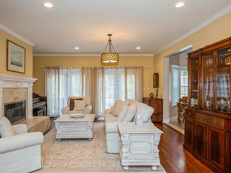 529 Montauk Hwy — Photo 9