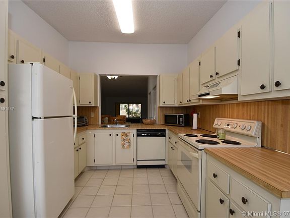 5th image of 805 NW 79th Ter #805