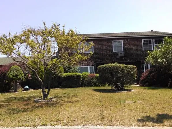 15 Kyle St, Bellport, NY 11713