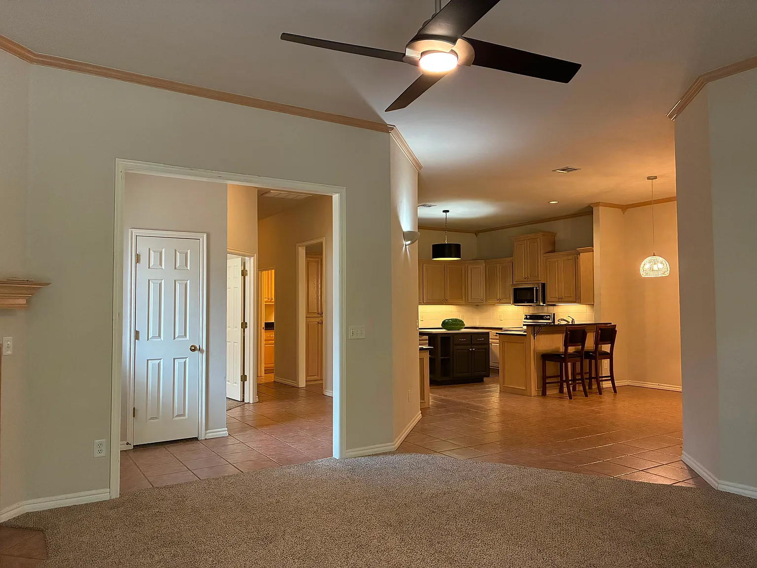 3 bed, 1997 sqft, $1,800 — Photo 4