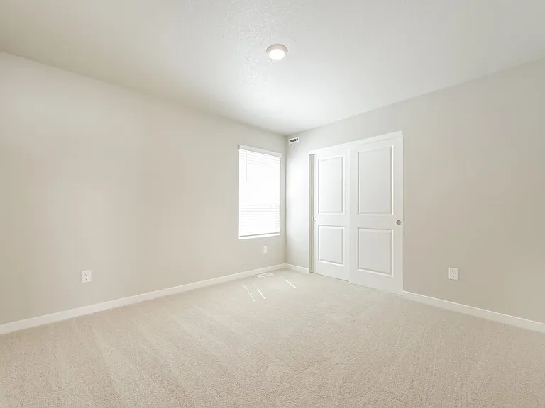 2170 Christina St — Photo 15