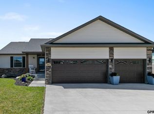 1617 NW 54th Ct, Lincoln, NE 68528