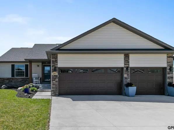 1617 NW 54th Ct, Lincoln, NE 68528