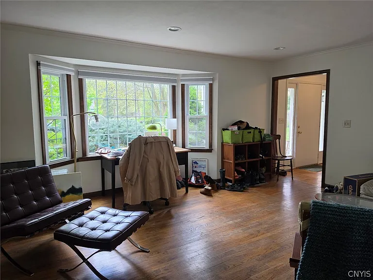 96 Charing Rd — Photo 5