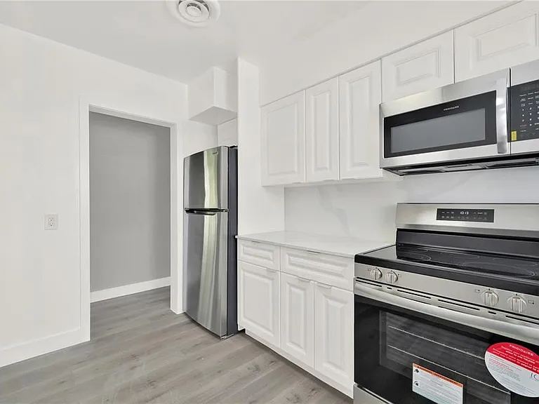 2864 NE 32nd St #7 — Photo 9
