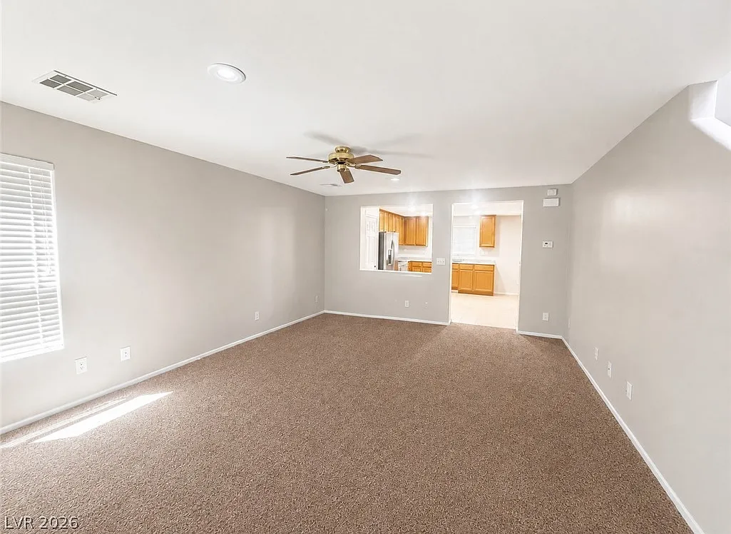3 bed, 2.5 bath, 1550 sqft, $1,800 — Photo 2