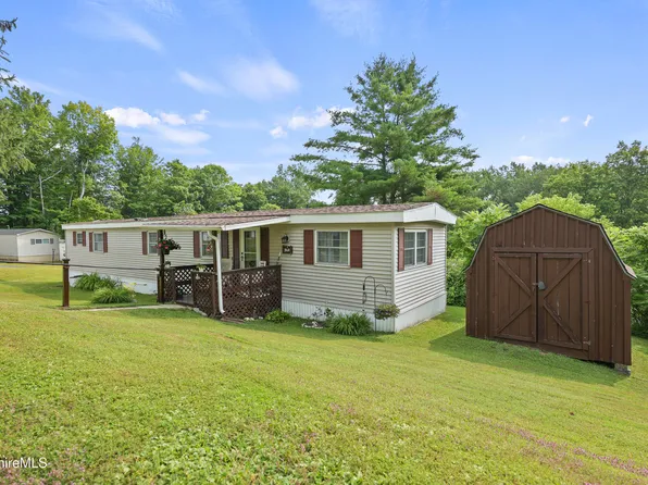 1 Lakewood Cir, Pittsfield, MA 01201