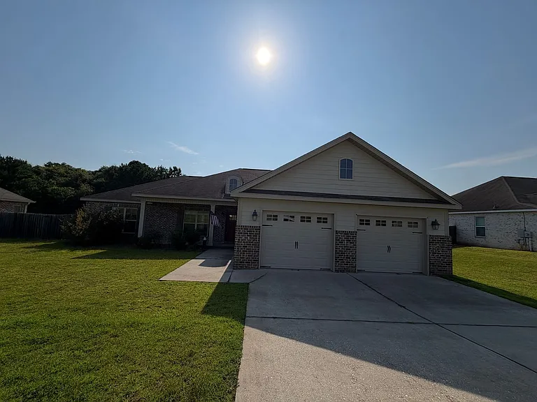 802 Legacy Dr — Photo 1