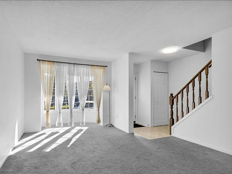 50 Chapman Ct #14 — Photo 13
