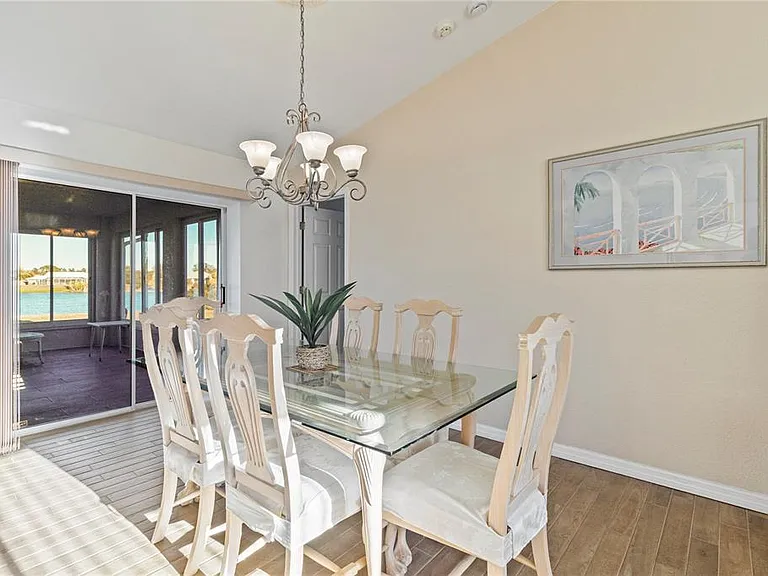 6460 Blueberry Dr — Photo 13