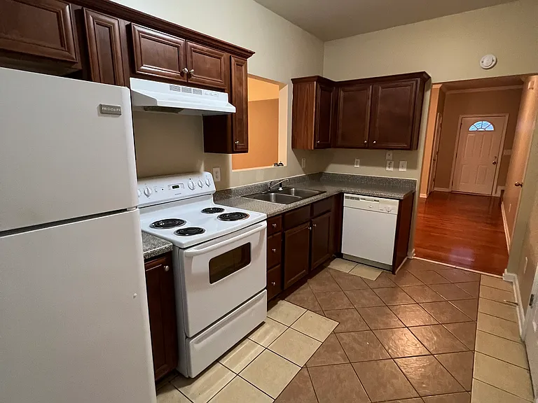 321 Village Dr — Photo 28