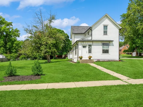 140 N 7th St, Carlisle, IA 50047