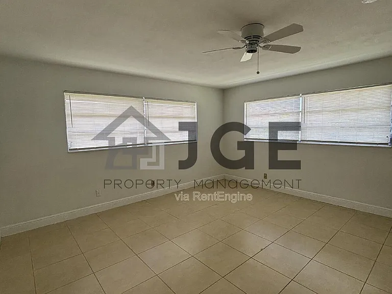 1040 Crystal Lake Dr #2 — Photo 9