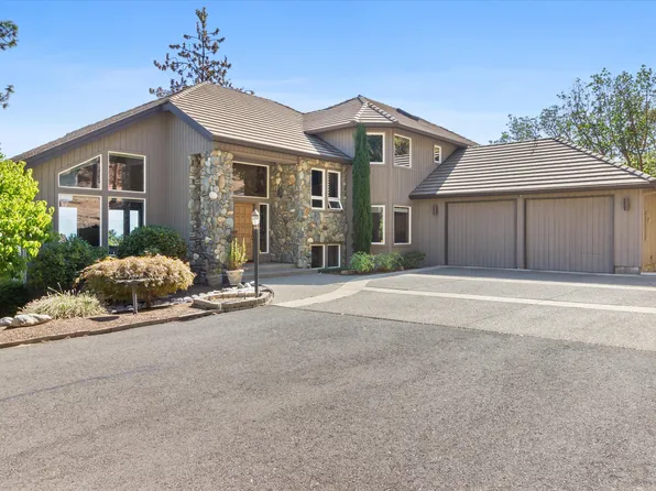 2801 Old Military Rd, Central Point, OR 97502