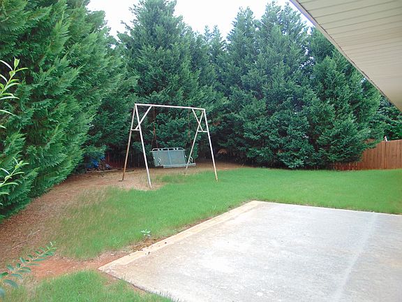 2nd image of 102 Cloverwood Dr SW