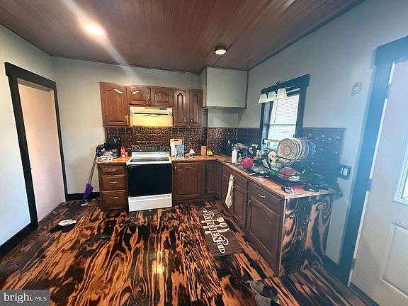 5th image of 37 & 39 Filbert St