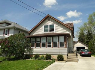 416 W 3rd St, Beaver Dam, WI 53916