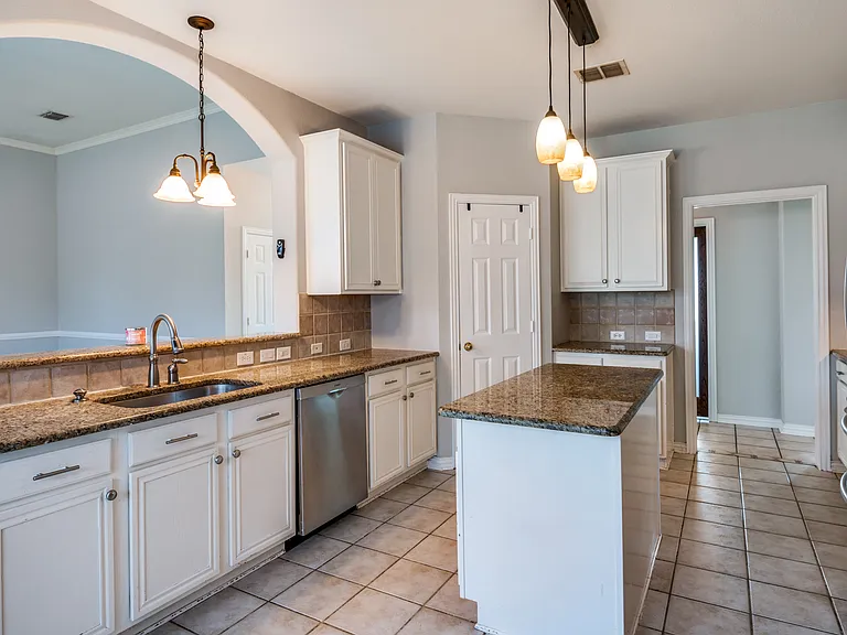 323 Del Cano Dr — Photo 7