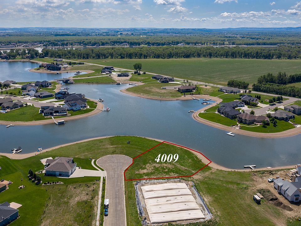 2nd image of 4009 Beachfront Pl SE