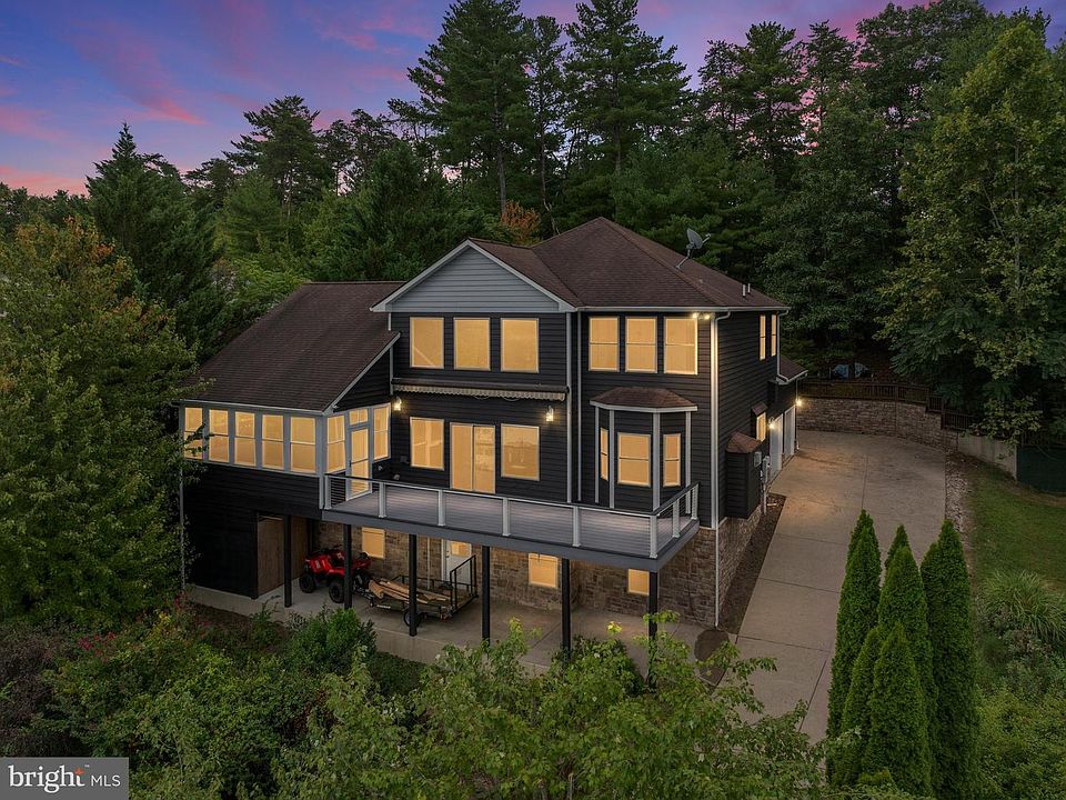 1st image of 111 Waterside Ln