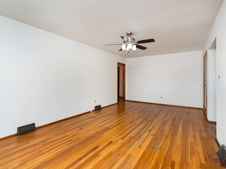 1331 Keesling Ave — Photo 6