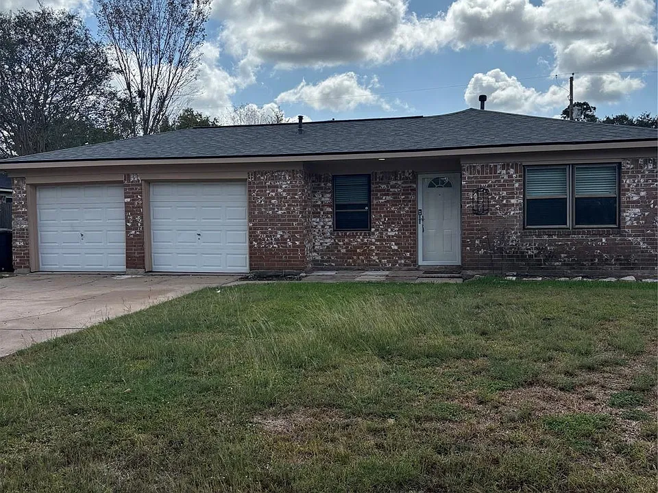 608 Circle Way
