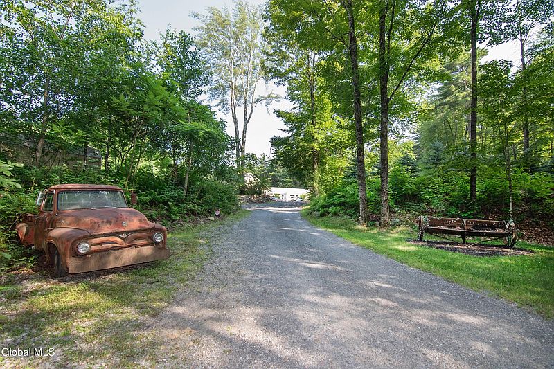4th image of 122 Plank Road