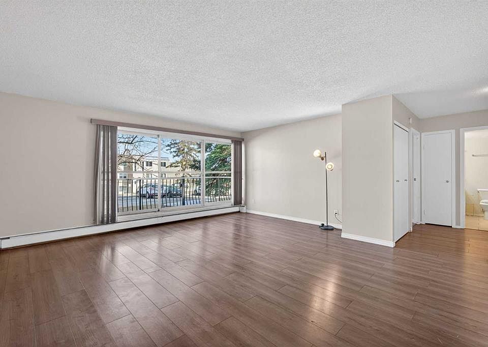 1st image of 231 E Heritage Dr SE #83E