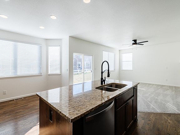 4th image of 4186 Independence Dr