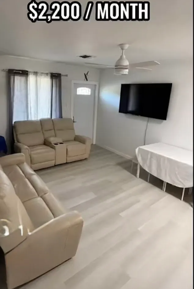 2 bed, 800 sqft, $2,200 — Photo 1