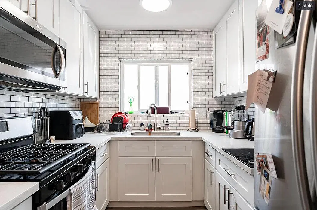 2 bed, 1000 sqft, $3,695 — Photo 3