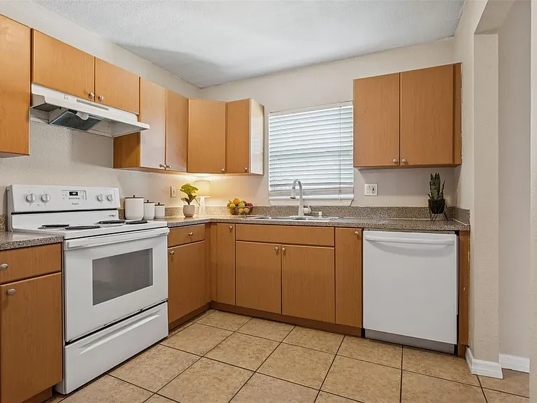 14421 Americana Cir #204 — Photo 6