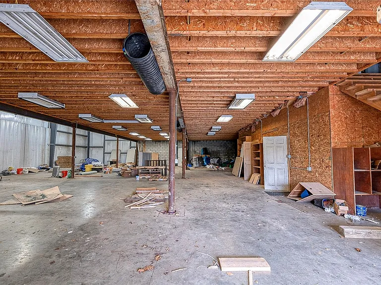 215 Hawk Hill Dr — Photo 14