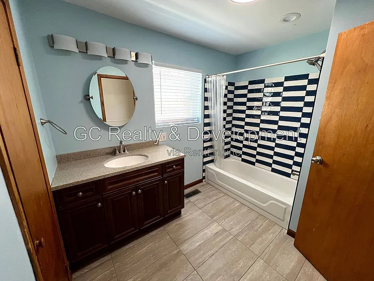 4447 N Melvina Ave #1 — Photo 12
