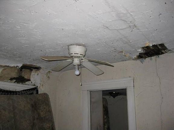 5th image of 1386 E 92nd St